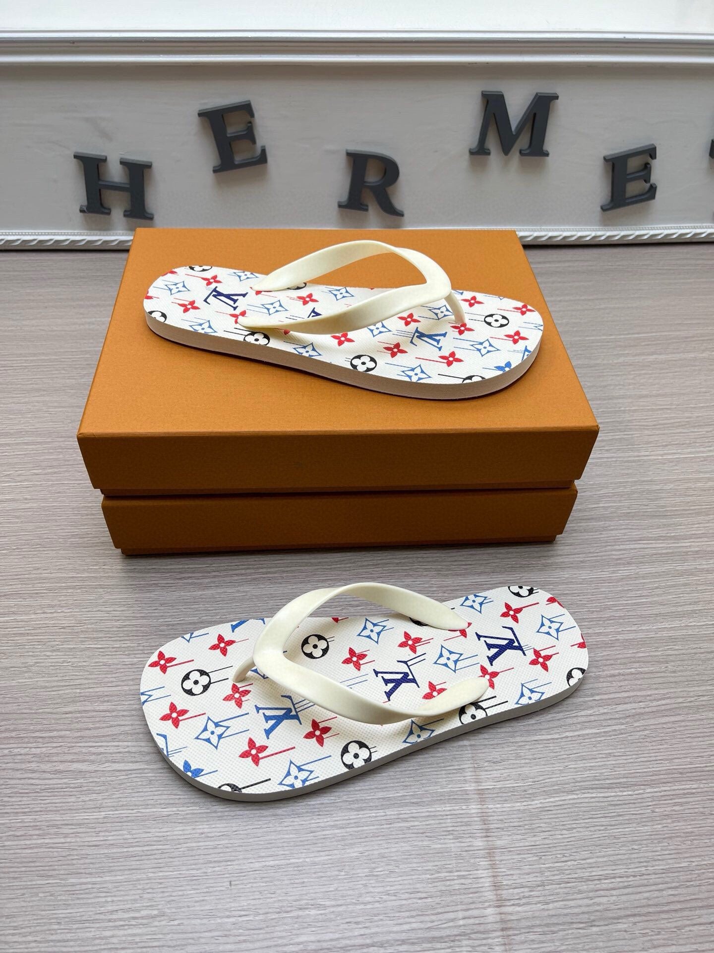 54E55Z   fashion  slippers