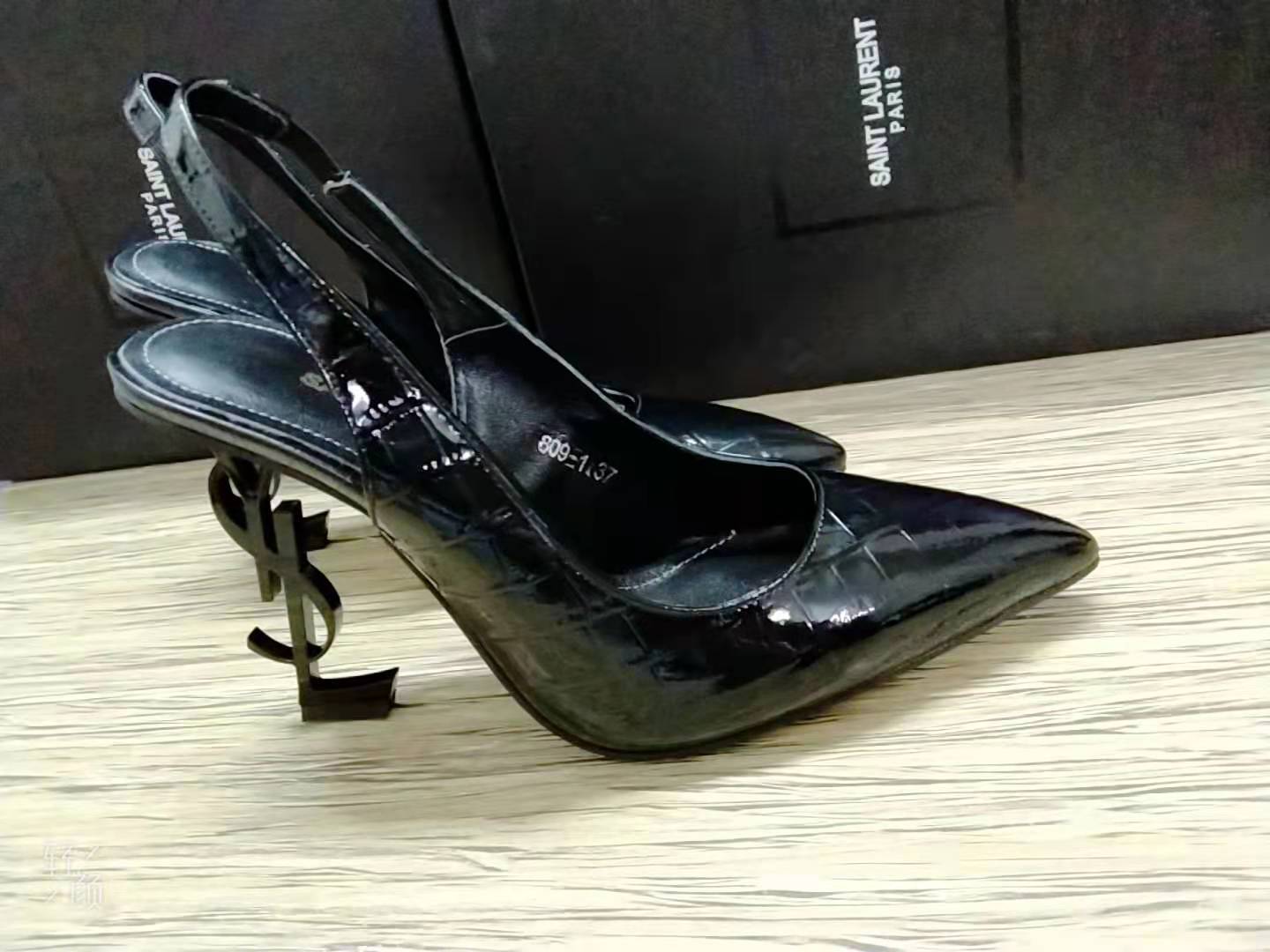 1: 1 High -quality leather high heels(10.5cm) 2XSL157Z