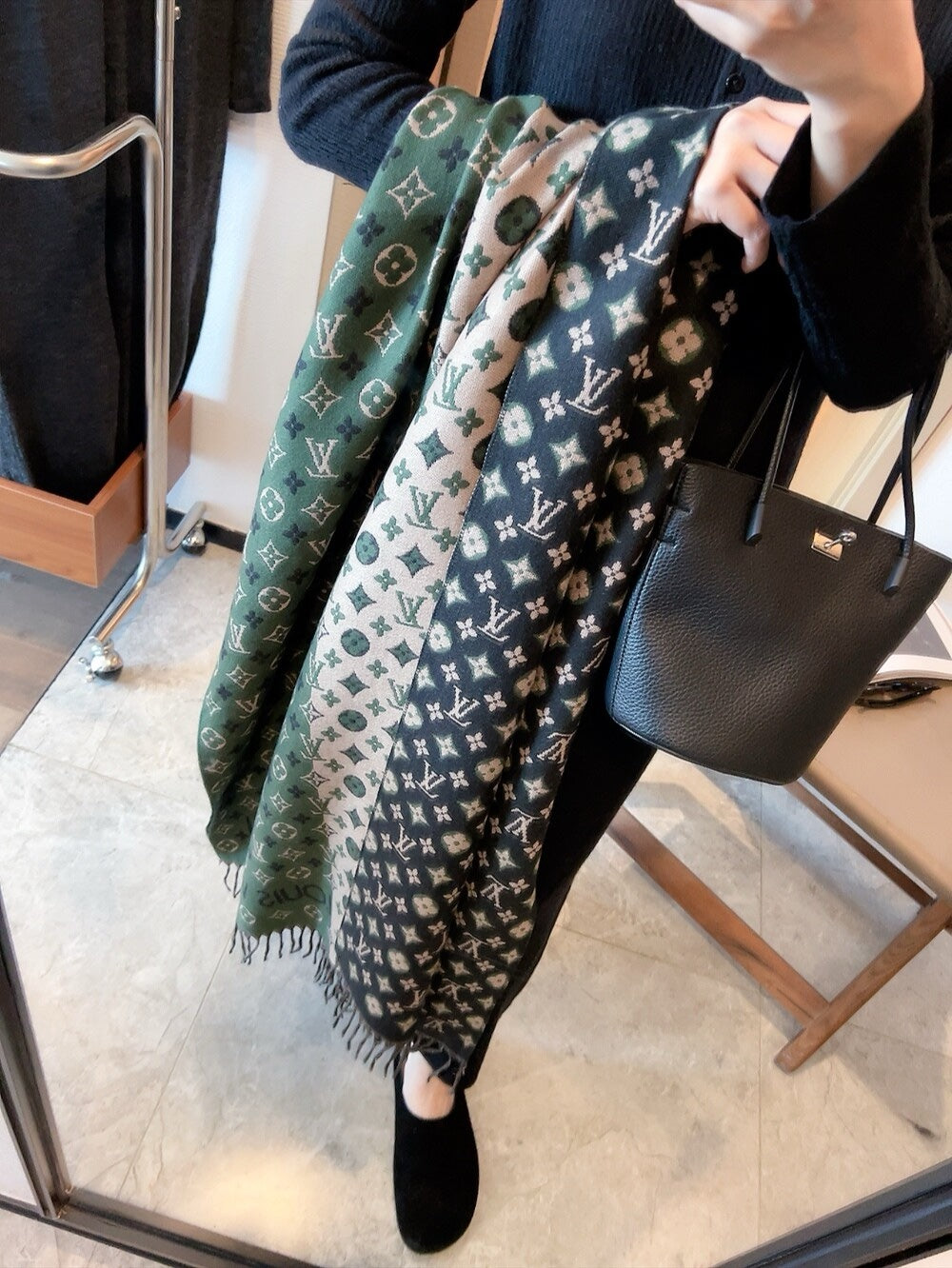 14E268W　Fashion scarves