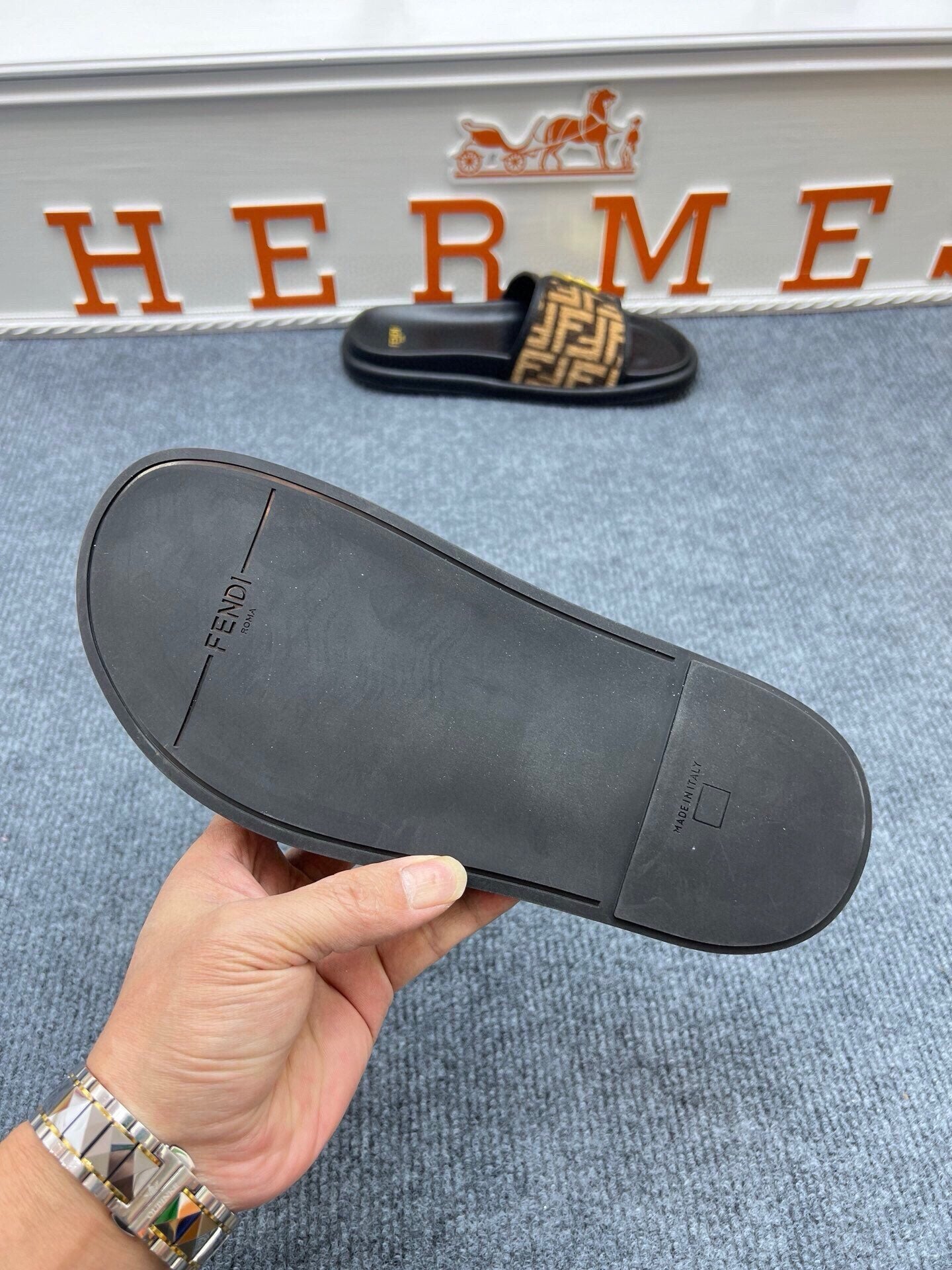 54F37Z  fashion  slippers