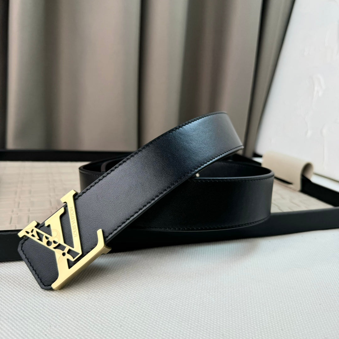 14E26P   (High quality leather belt With full package)