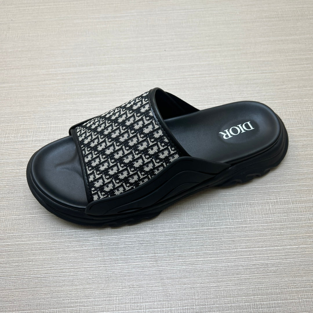 54D8Z  fashion slippers