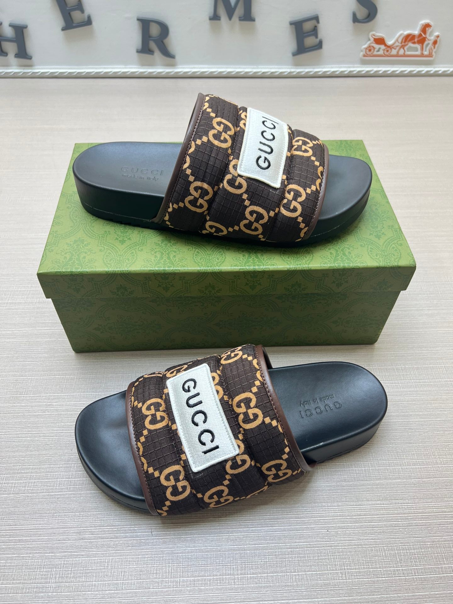 54B49Z    fashion  slippers