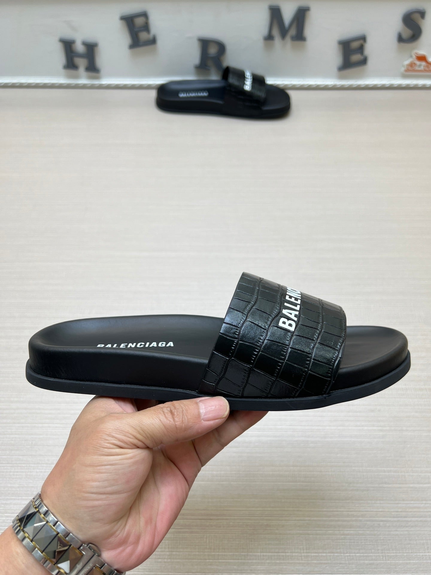 54J99Z    fashion  slippers