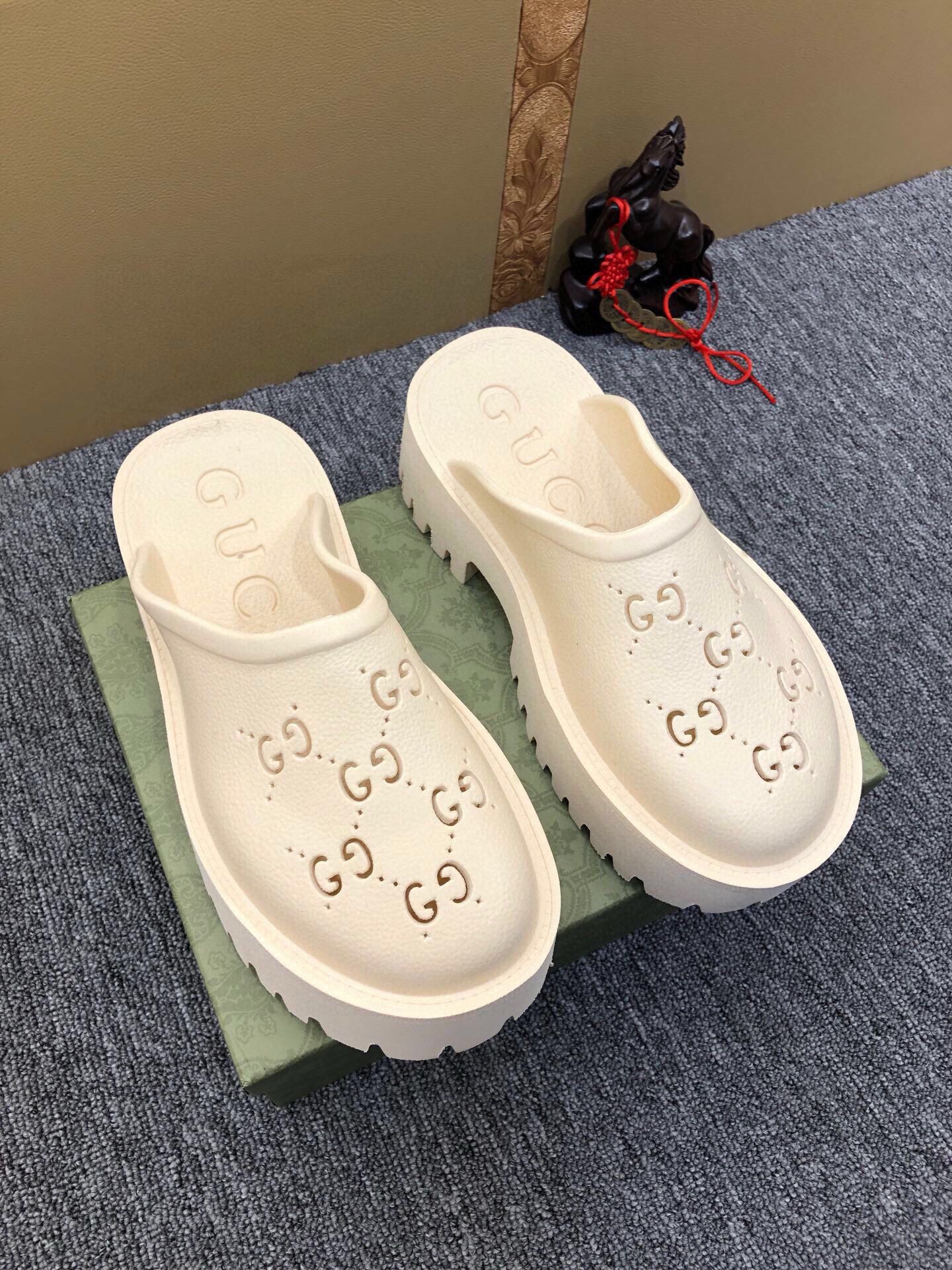 54B27Z   fashion  slippers  Platform sole