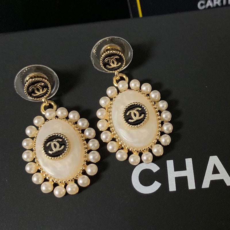 14C87E  Fashionable and high quality earrings