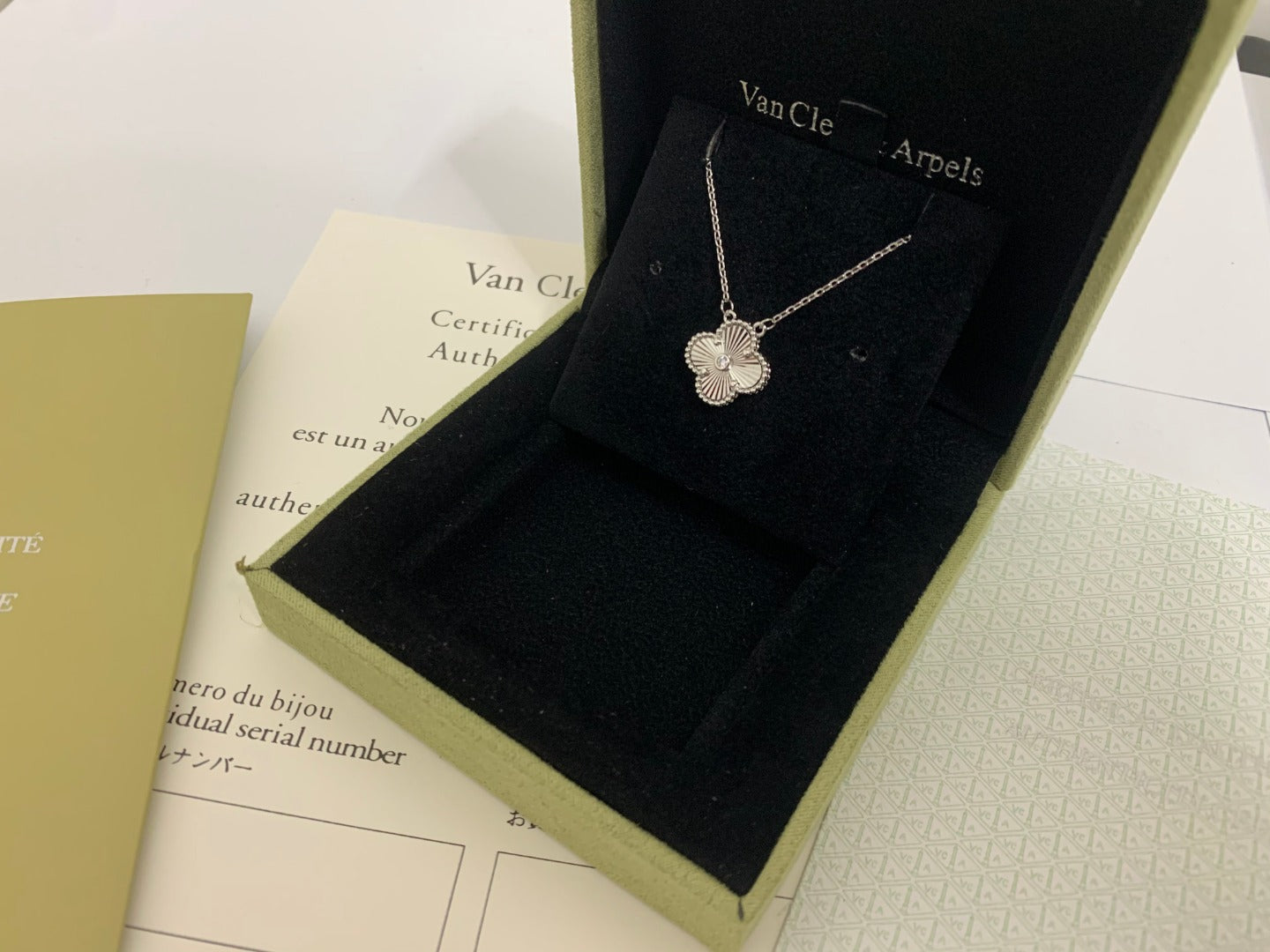 5XVA185X (1:1 High quality 1 flower necklace)