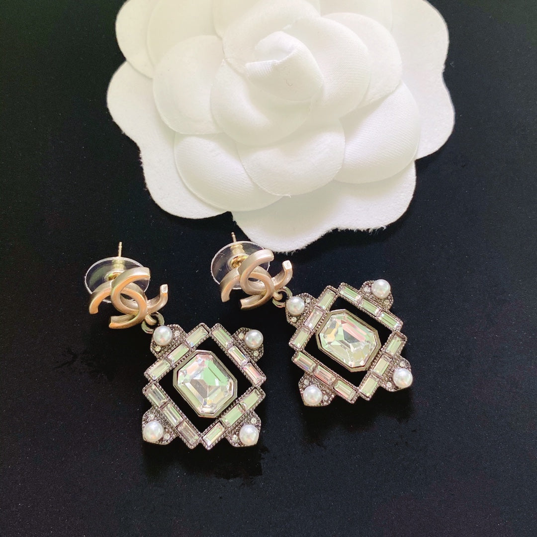 14C50E  Fashionable and high quality earrings