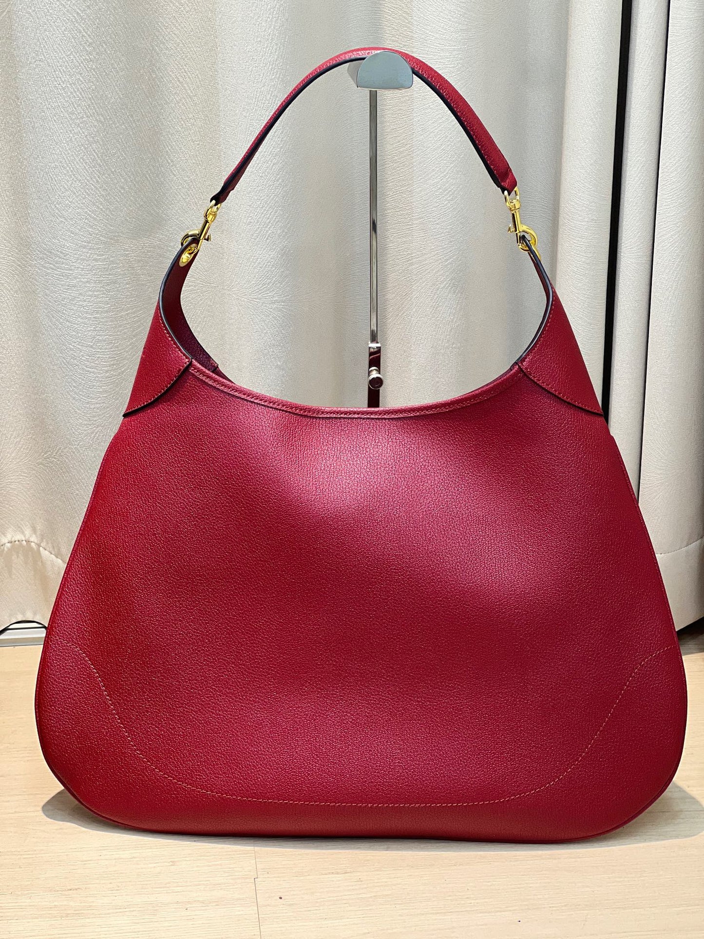 1XB67B (Fashionable leather bag )