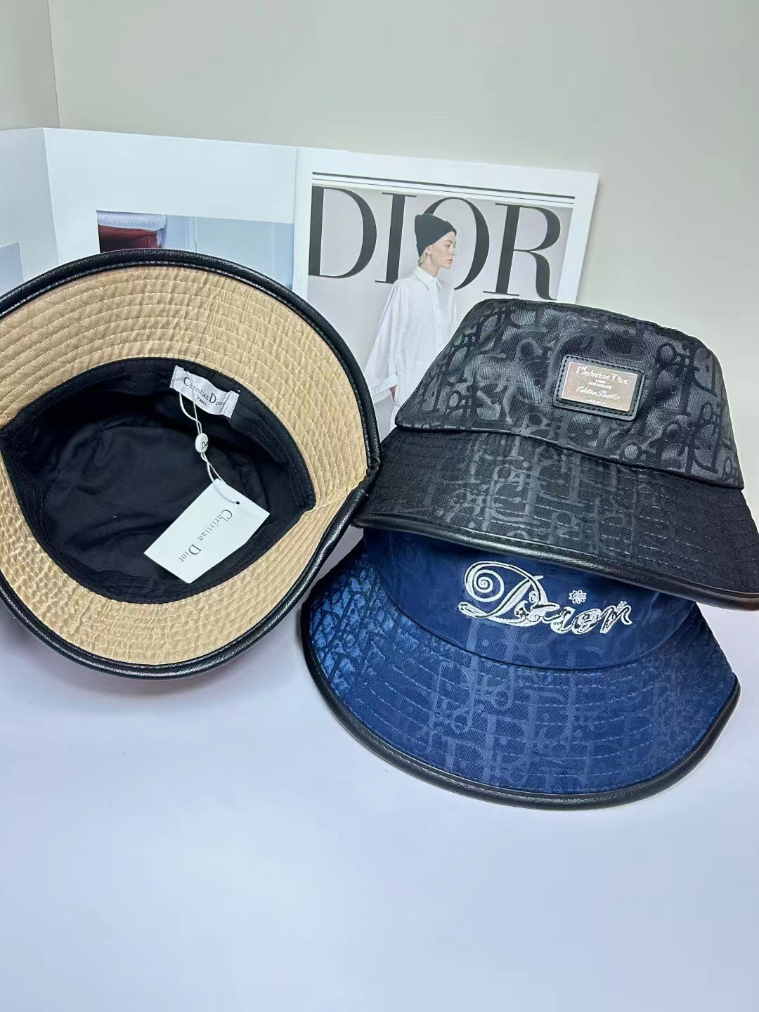 14D267M   Fashion hats