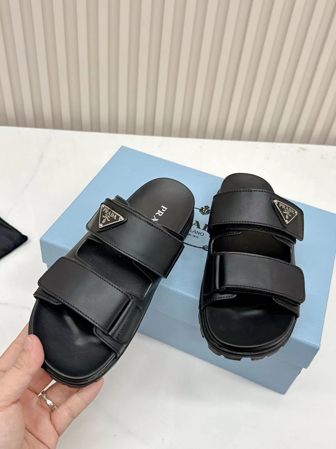 14PD26Z   fashion sandals