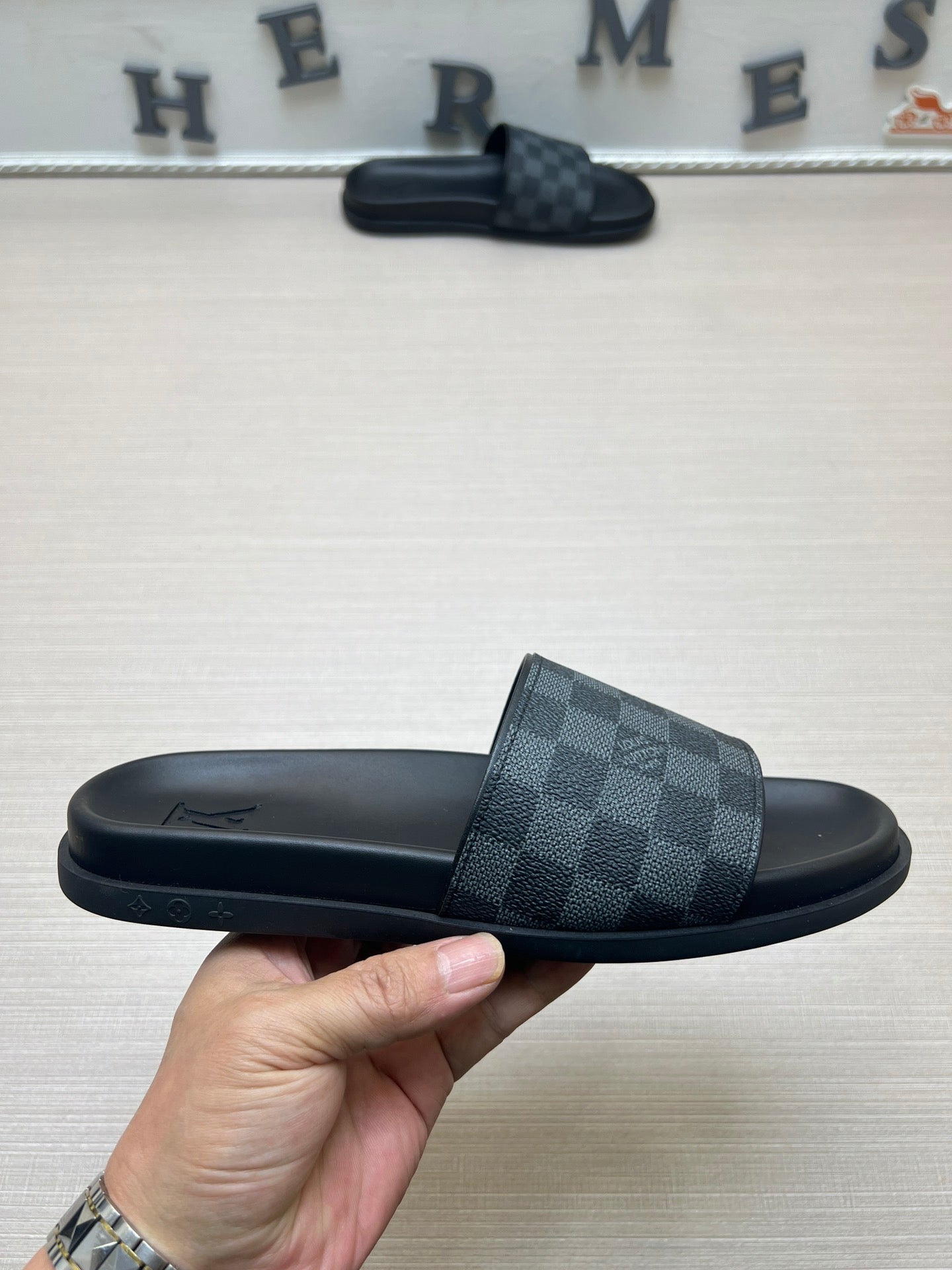 54E59Z   fashion  slippers