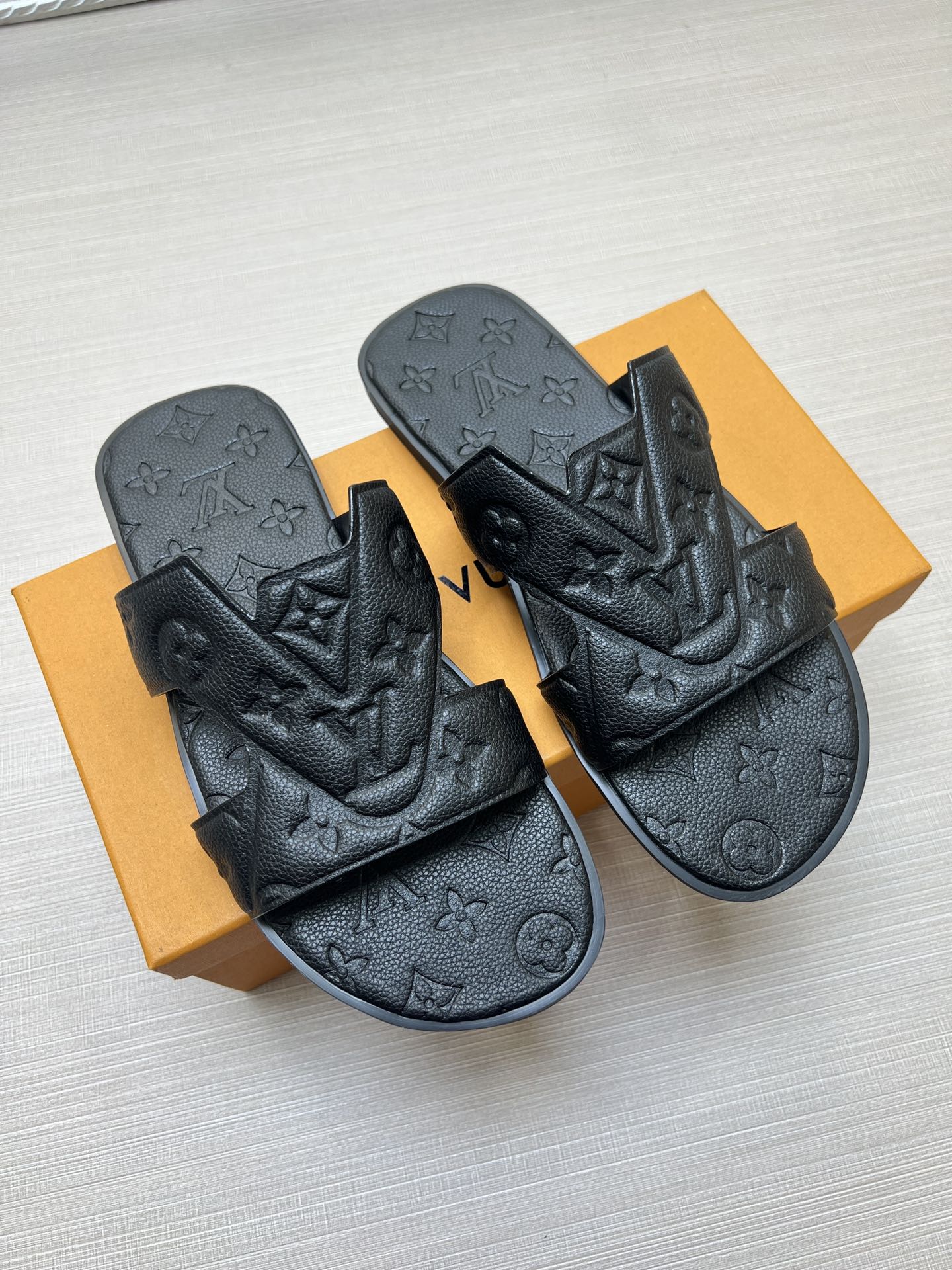 54E34Z  fashion  slippers