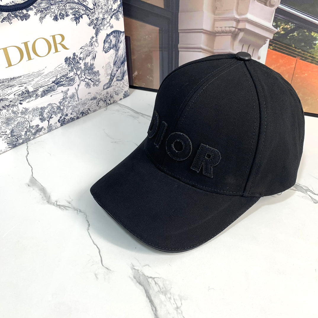 14D124M   Fashion hats