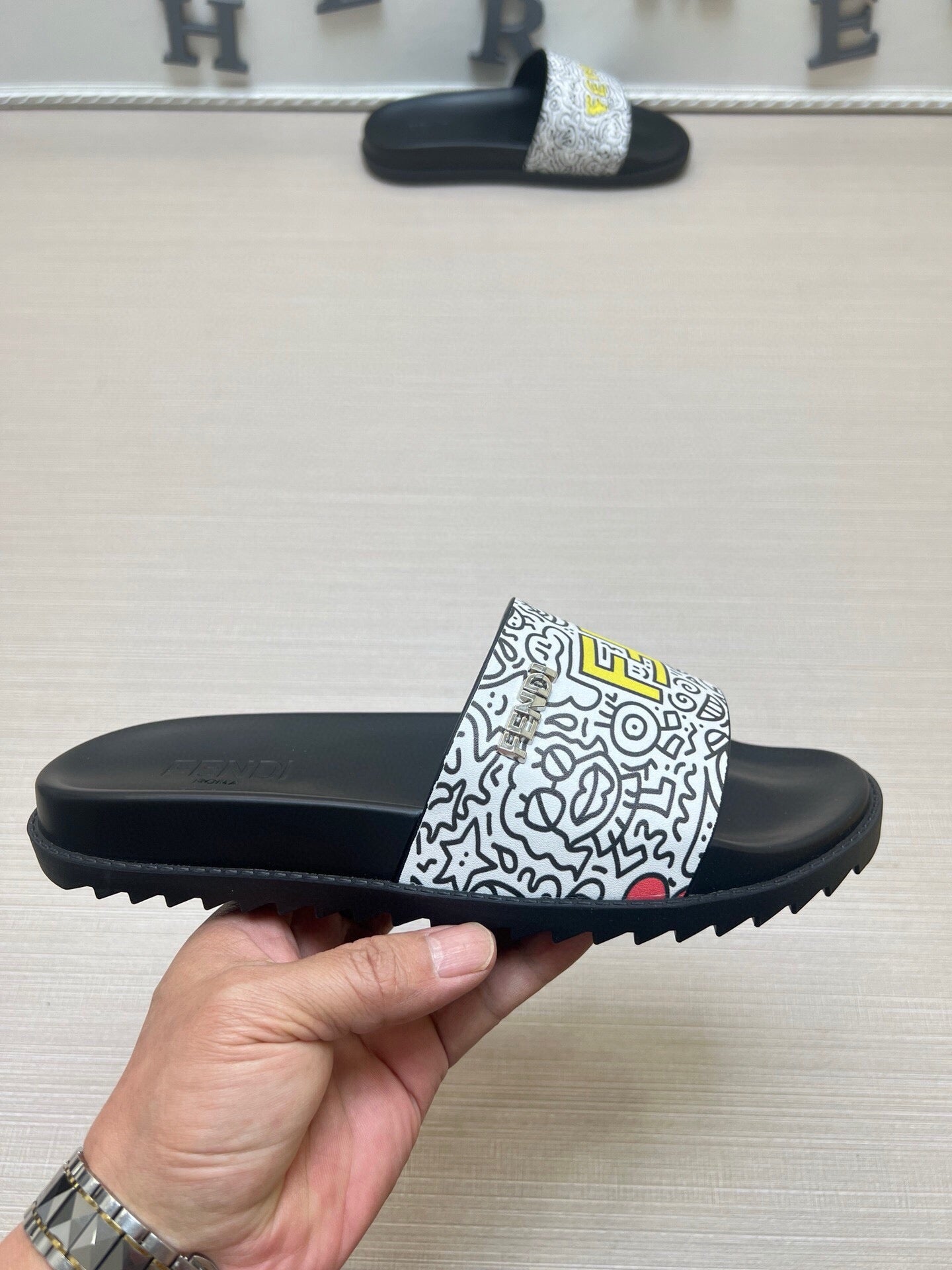 54F15Z  fashion slippers