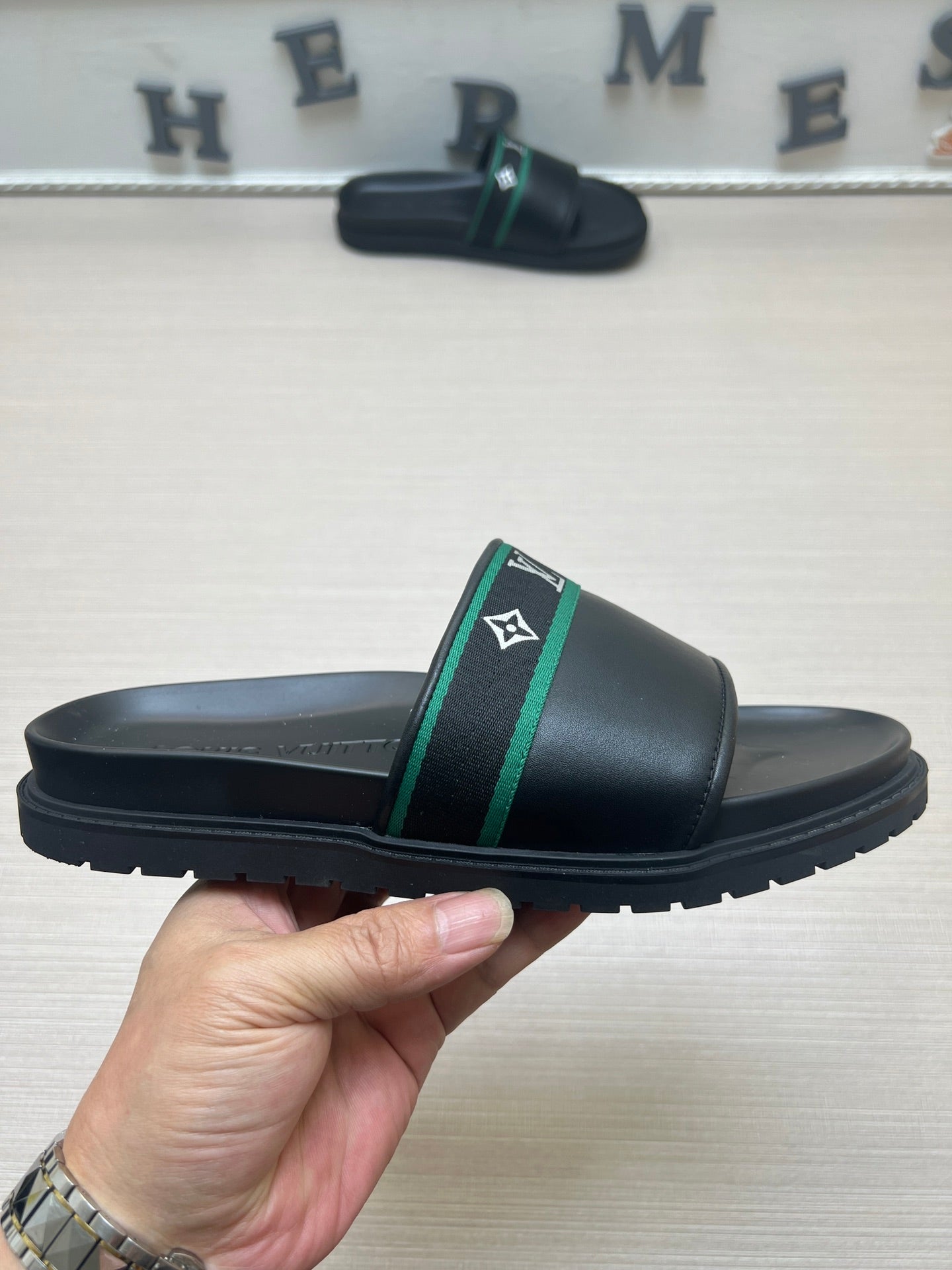 54E10Z  fashion  slippers