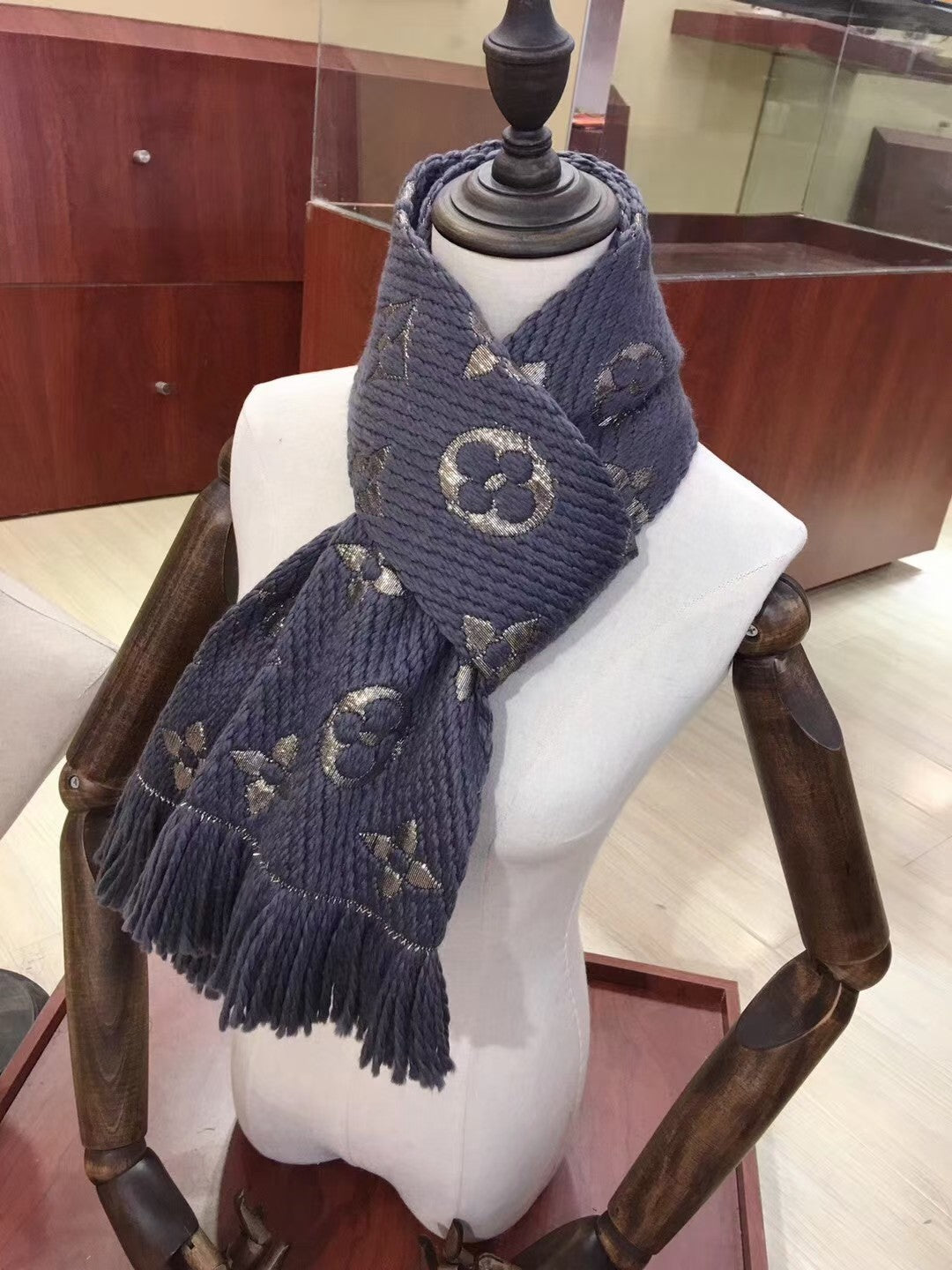 14E202W　Fashion scarves