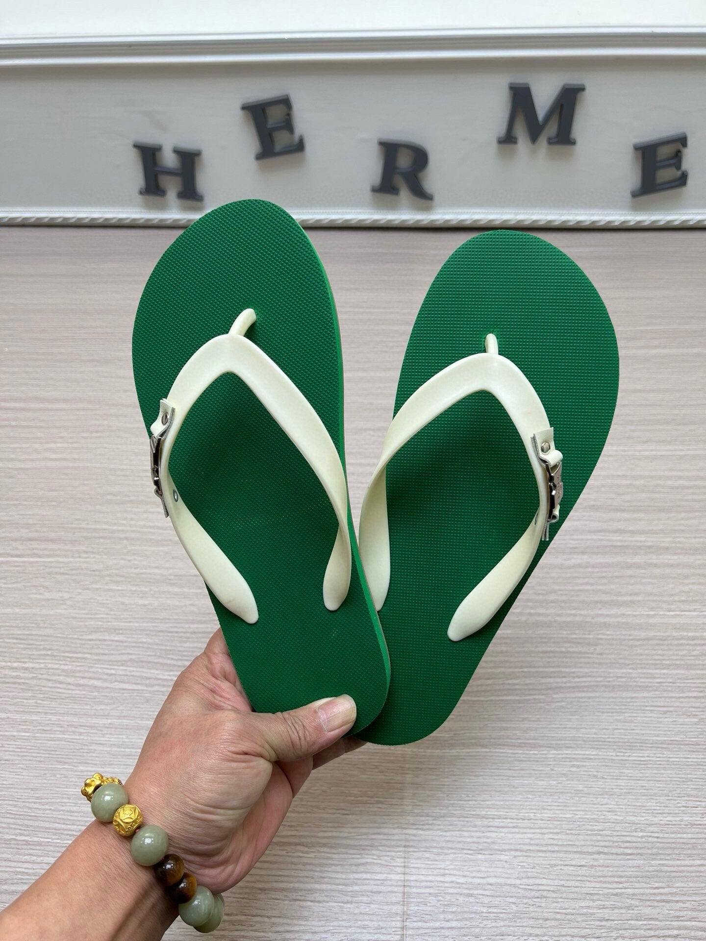 54A162Z   fashion  slippers