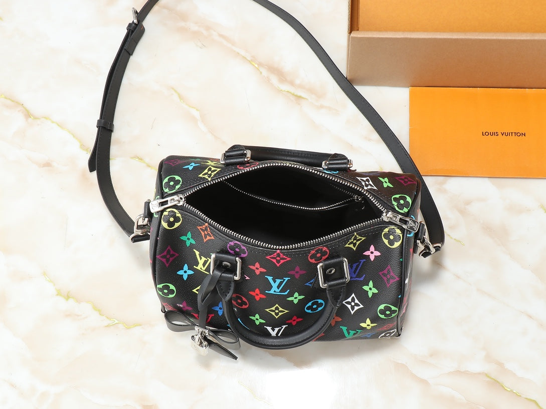 1WE62B (Fashionable leather bag )