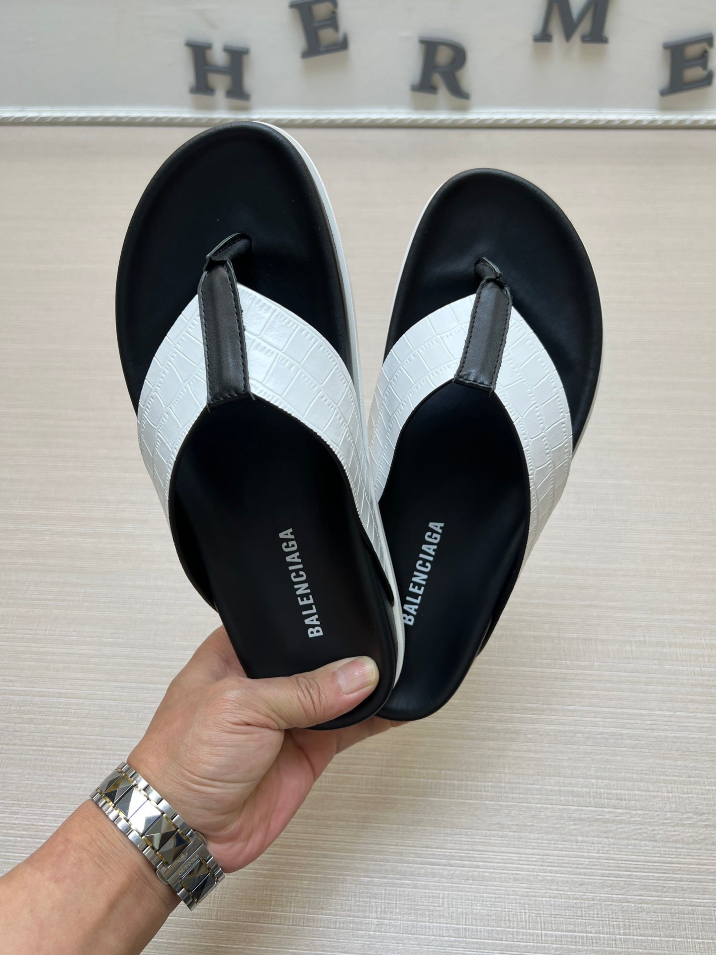 54J98Z   fashion  slippers