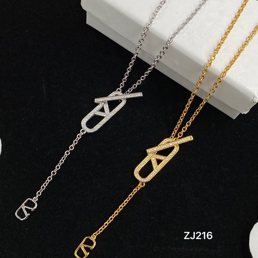 1YVL76X  Fashion high -quality Necklaces