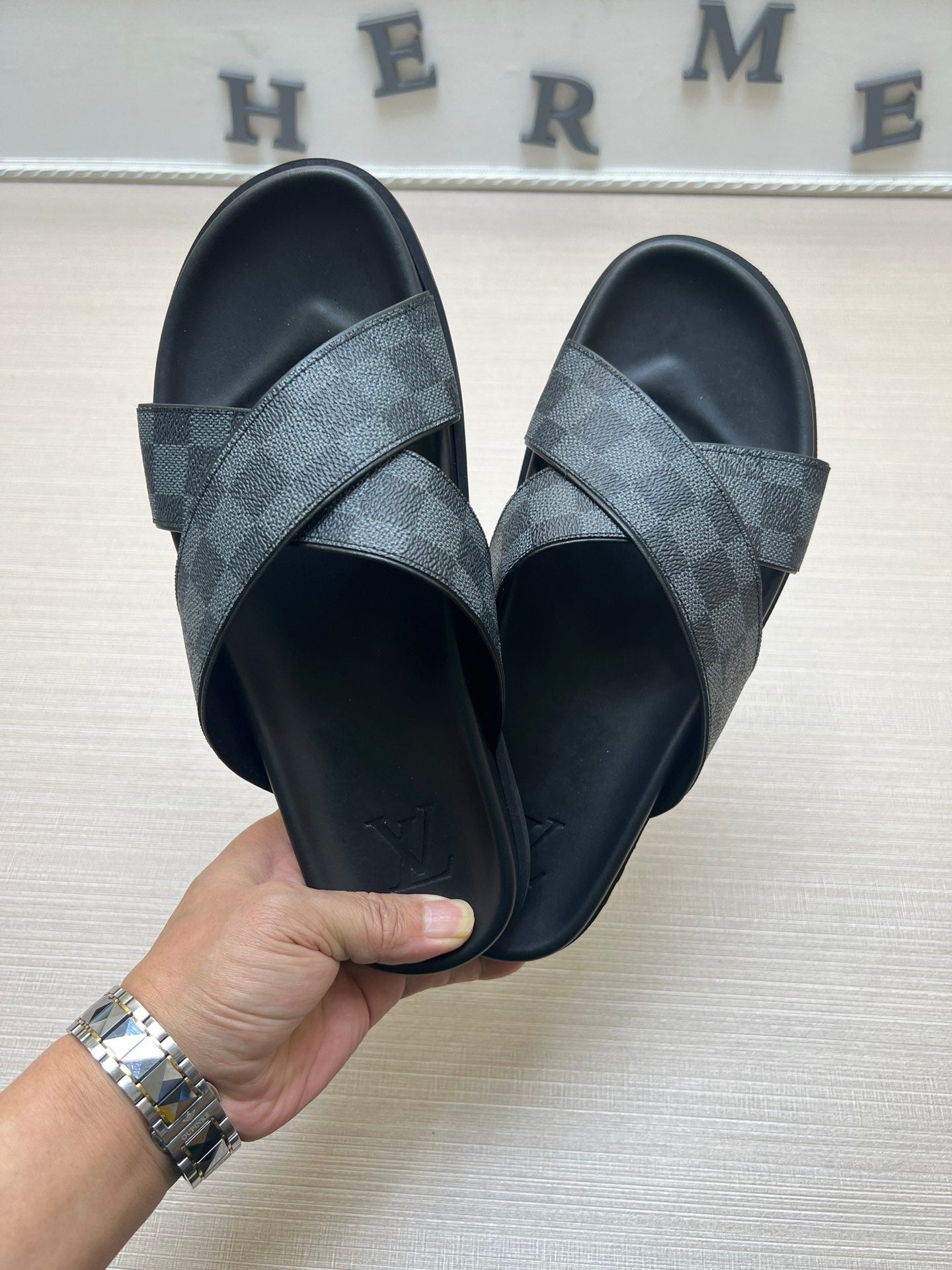 54E59Z   fashion  slippers