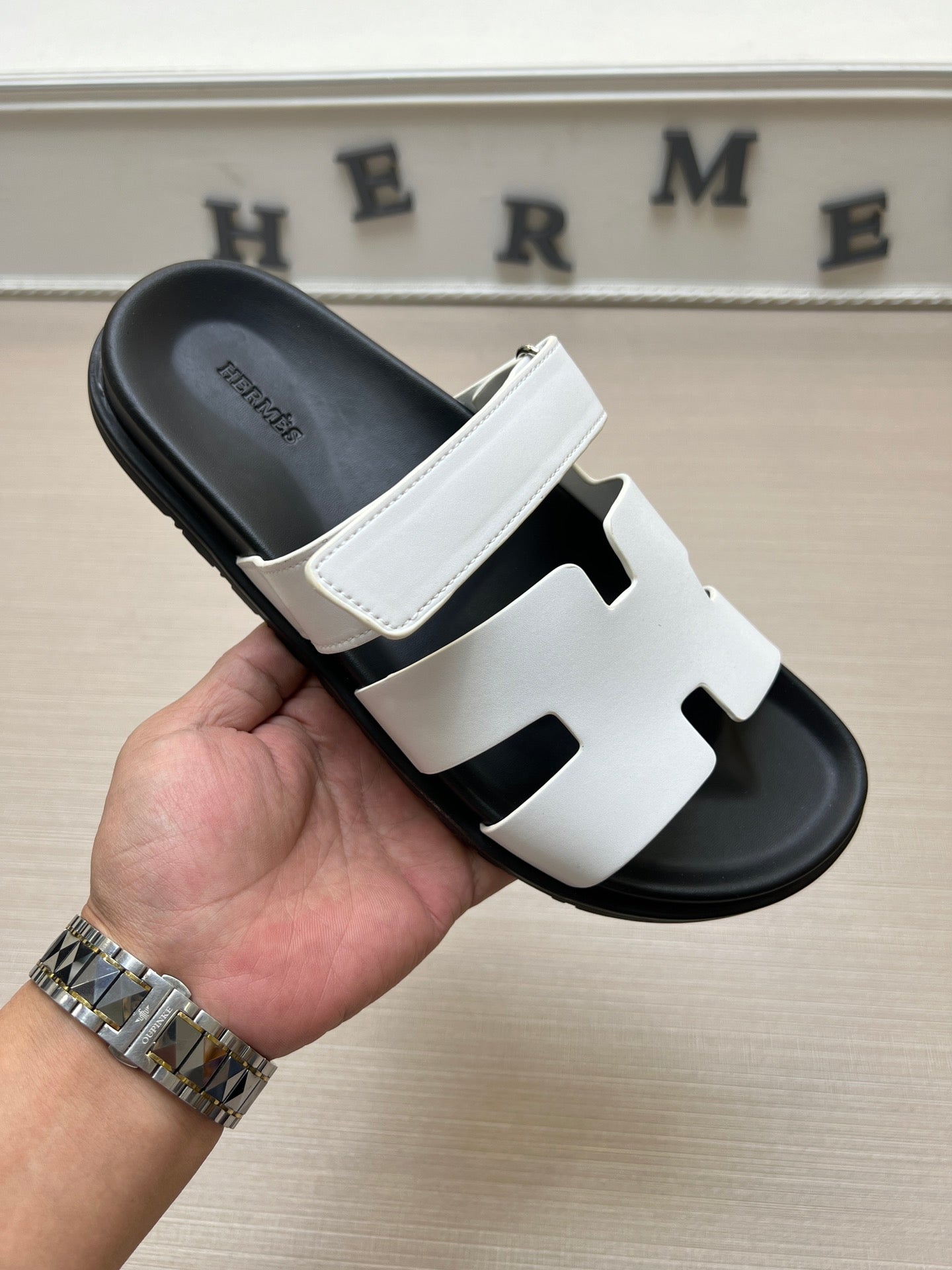 54H1Z    fashion slippers