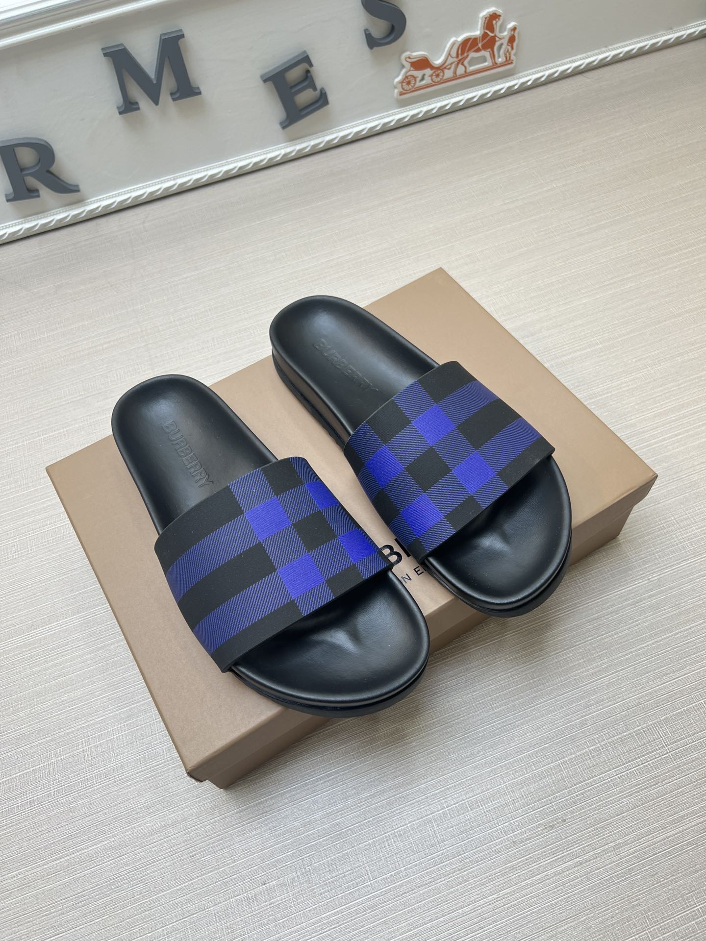 54R119Z  fashion  slippers