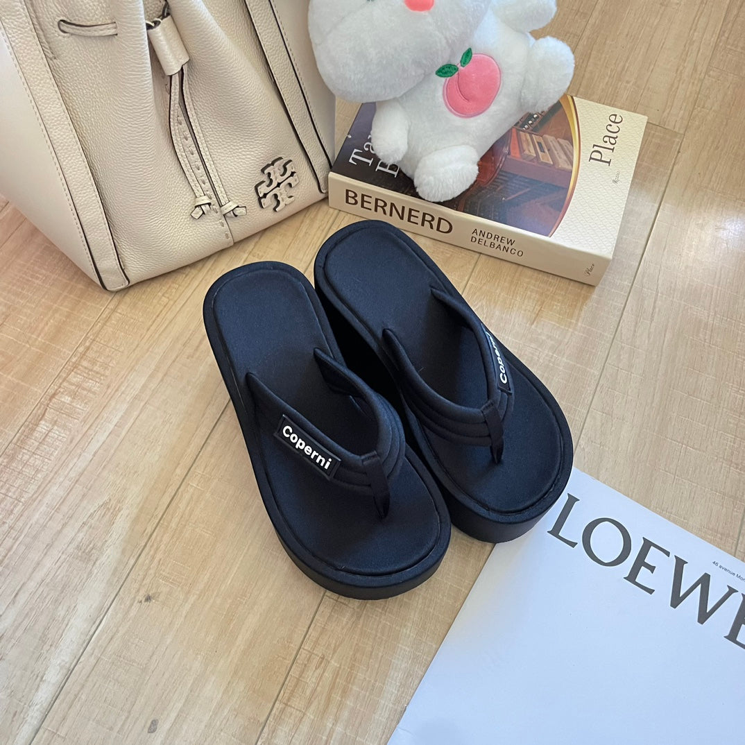 14A92Z  fashion Slippers