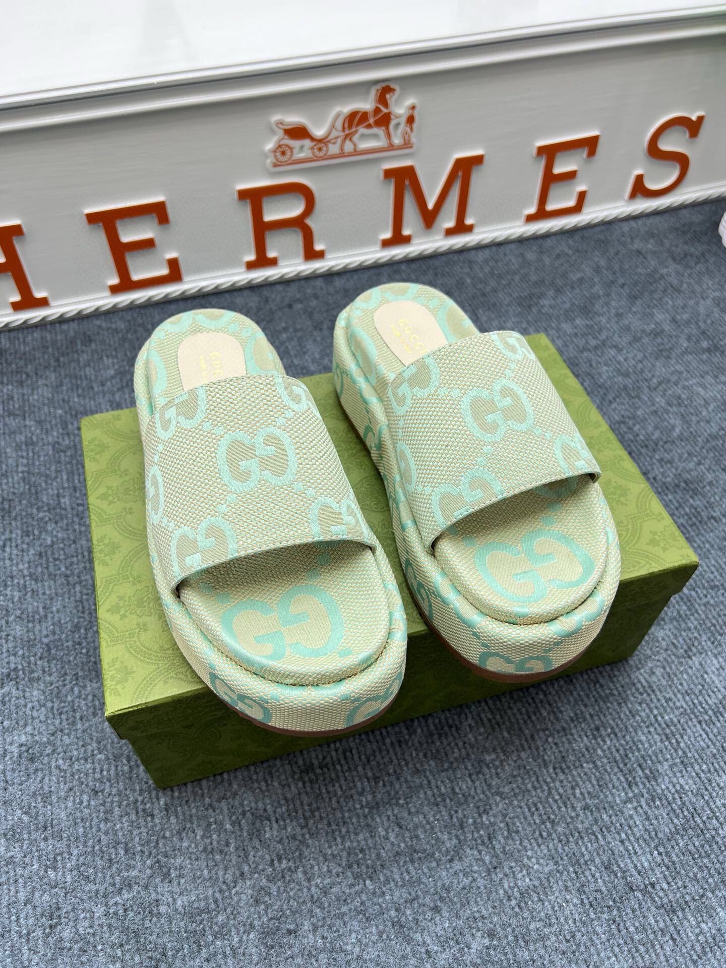 54B122Z  fashion slippers  Sole thickness 5.5cm