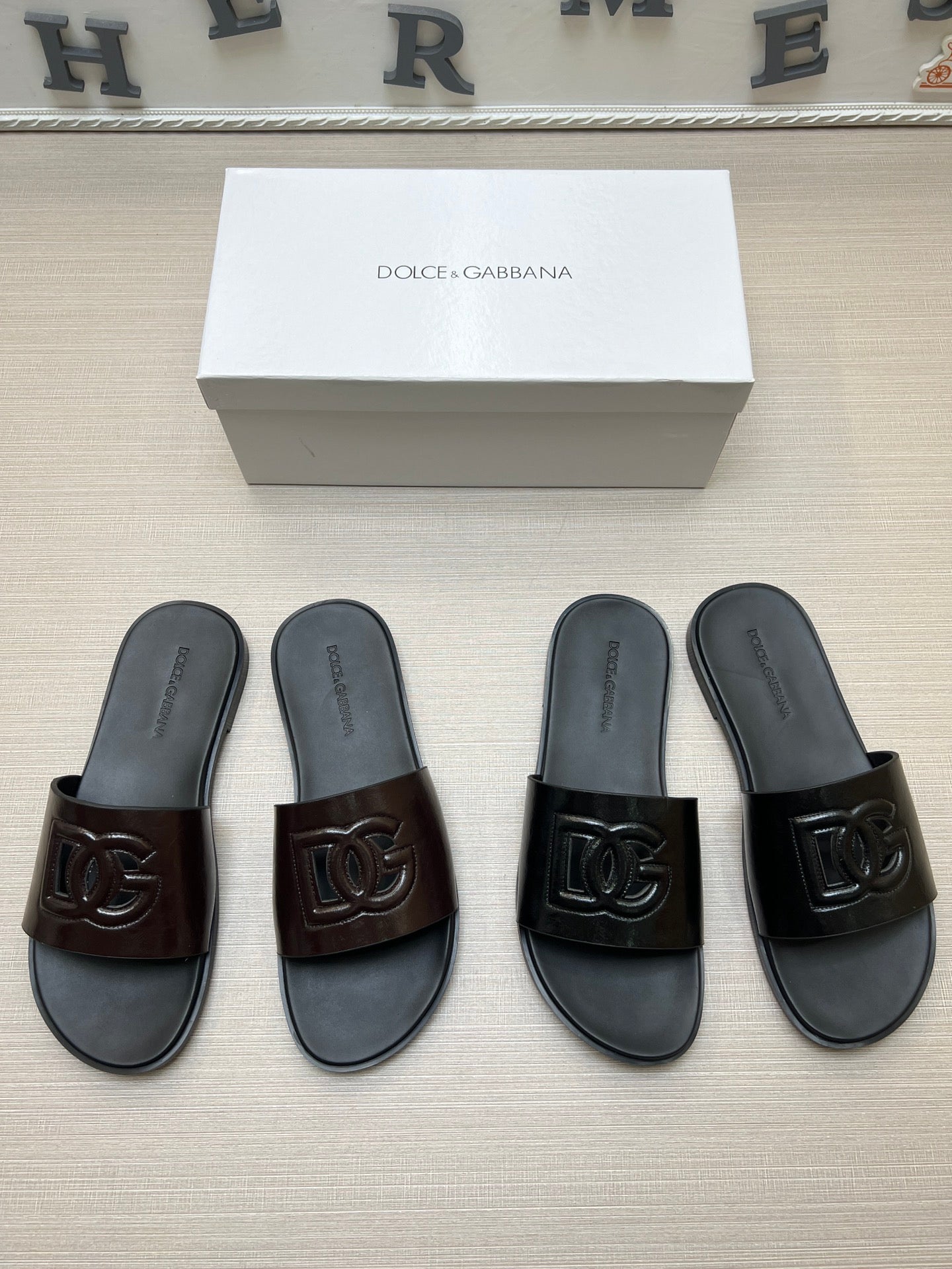 54A64Z    fashion  slippers