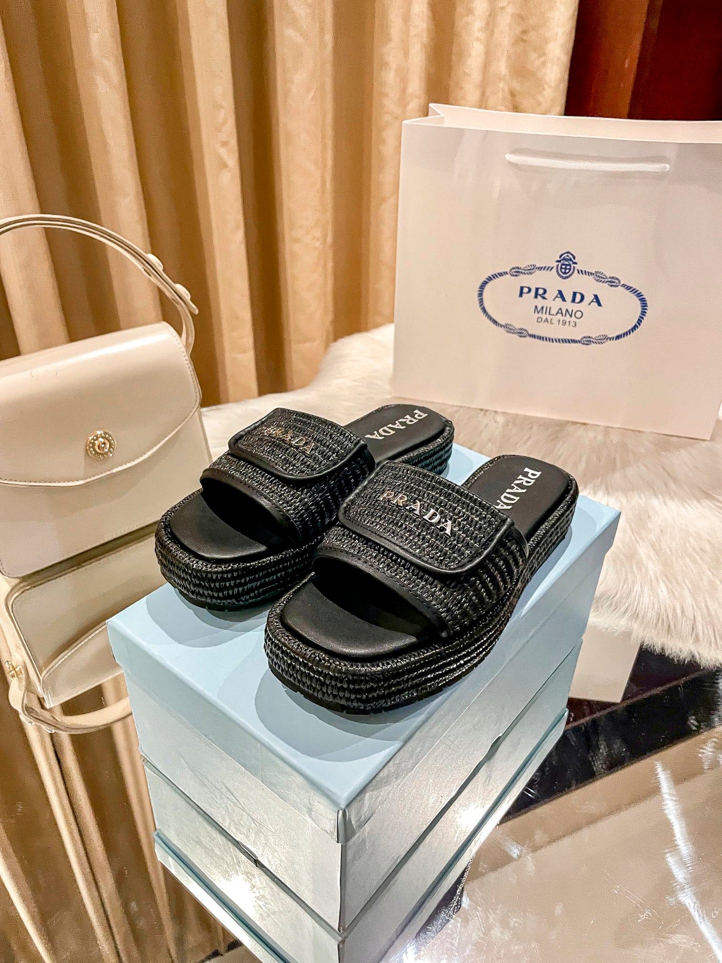 14PD176Z  fashion Slippers