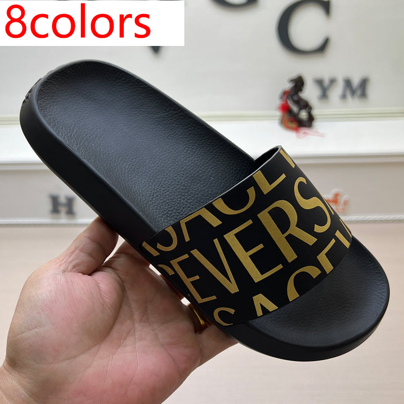 54V108Z   High quality leather slippers