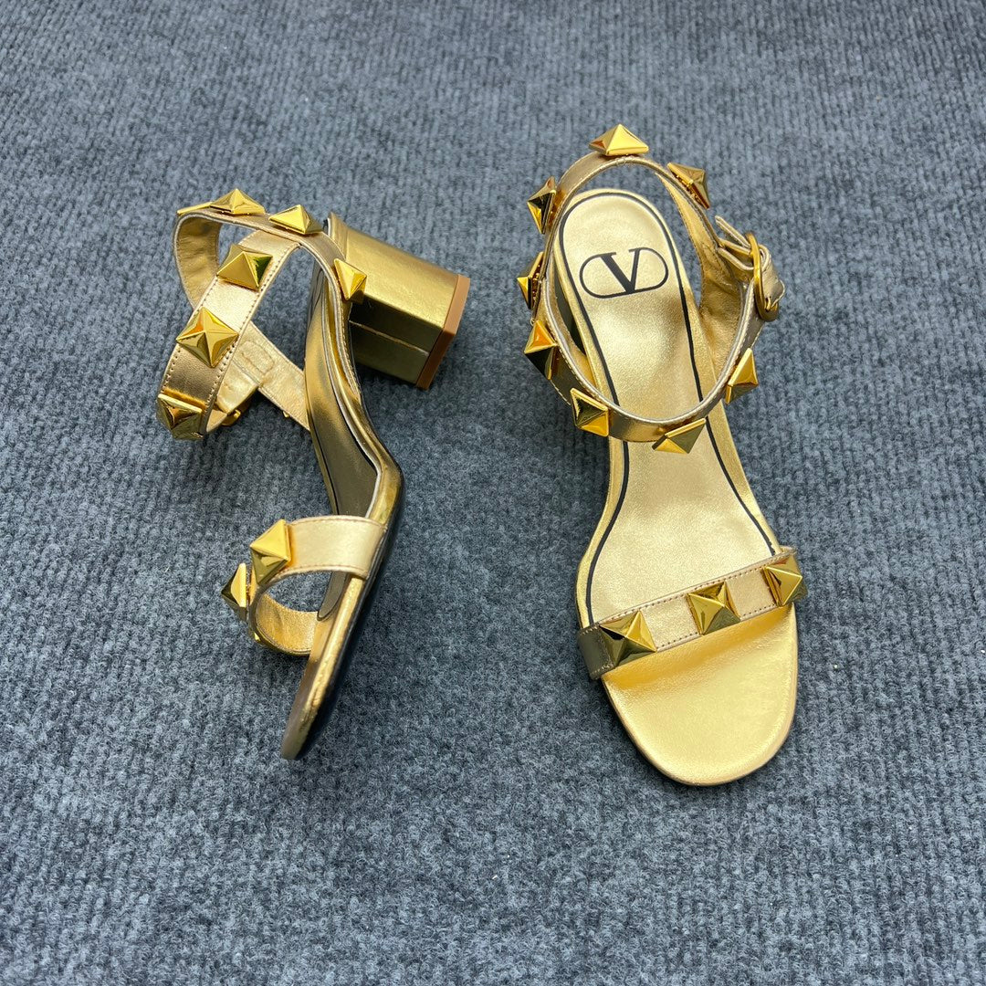 1: 1 High quality leather sandals 5YVL64Z