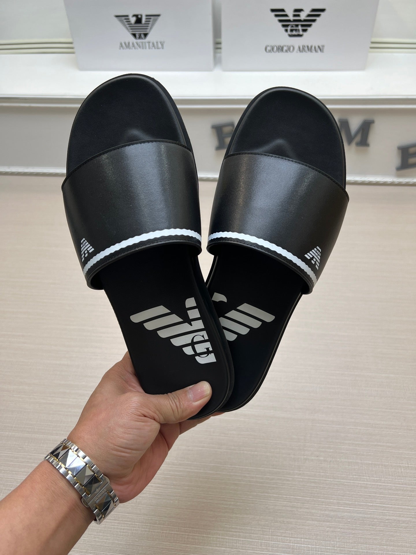 54A102Z  fashion   slippers