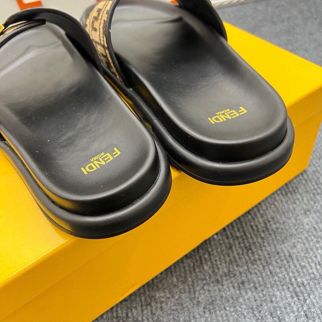 54F37Z  fashion  slippers