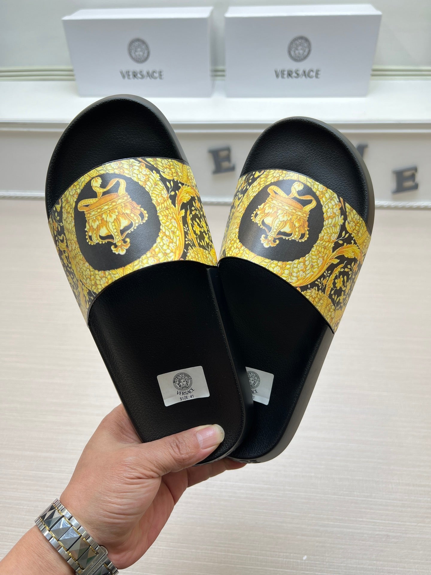 54V163Z   fashion  slippers