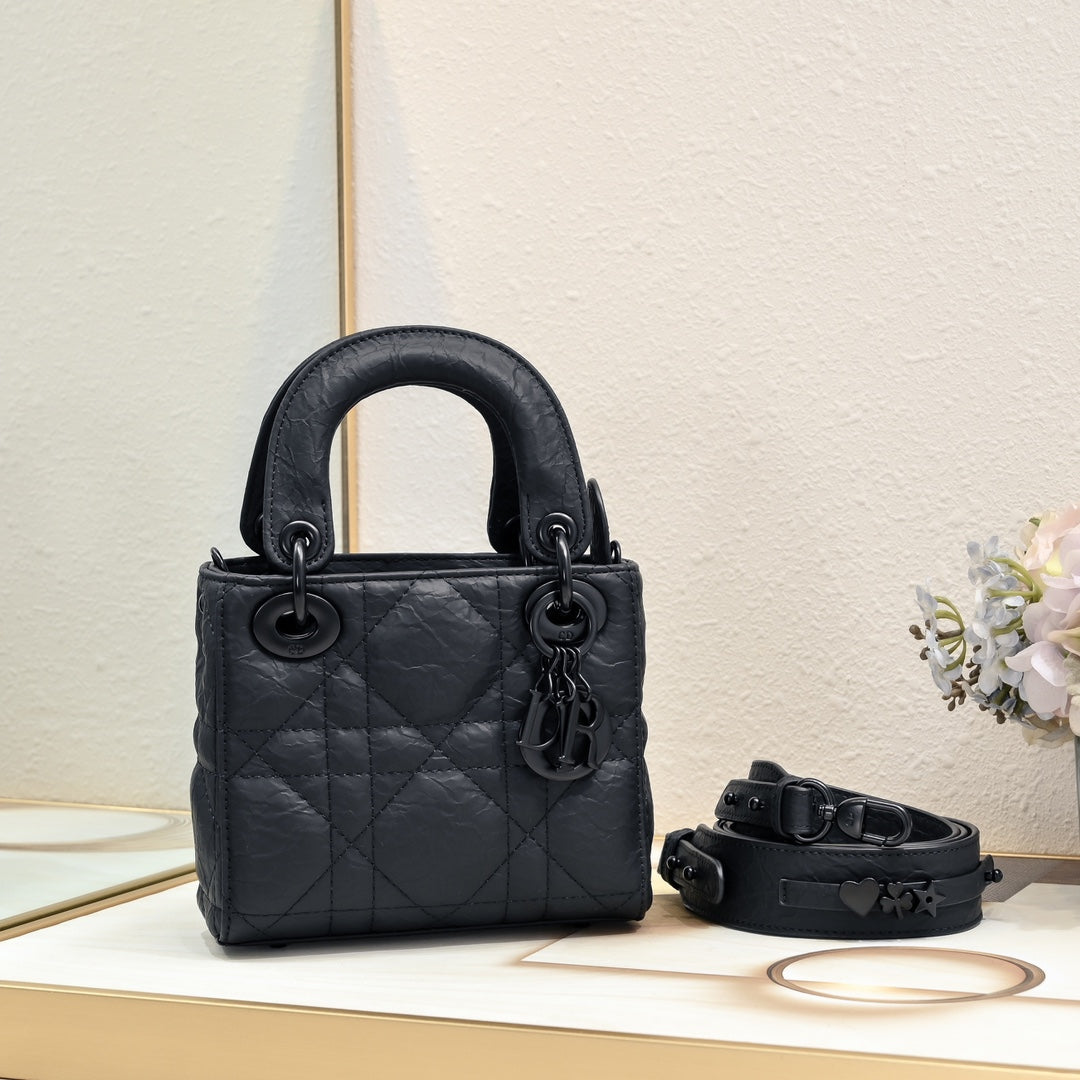 1XD438B Fashionable leather bag