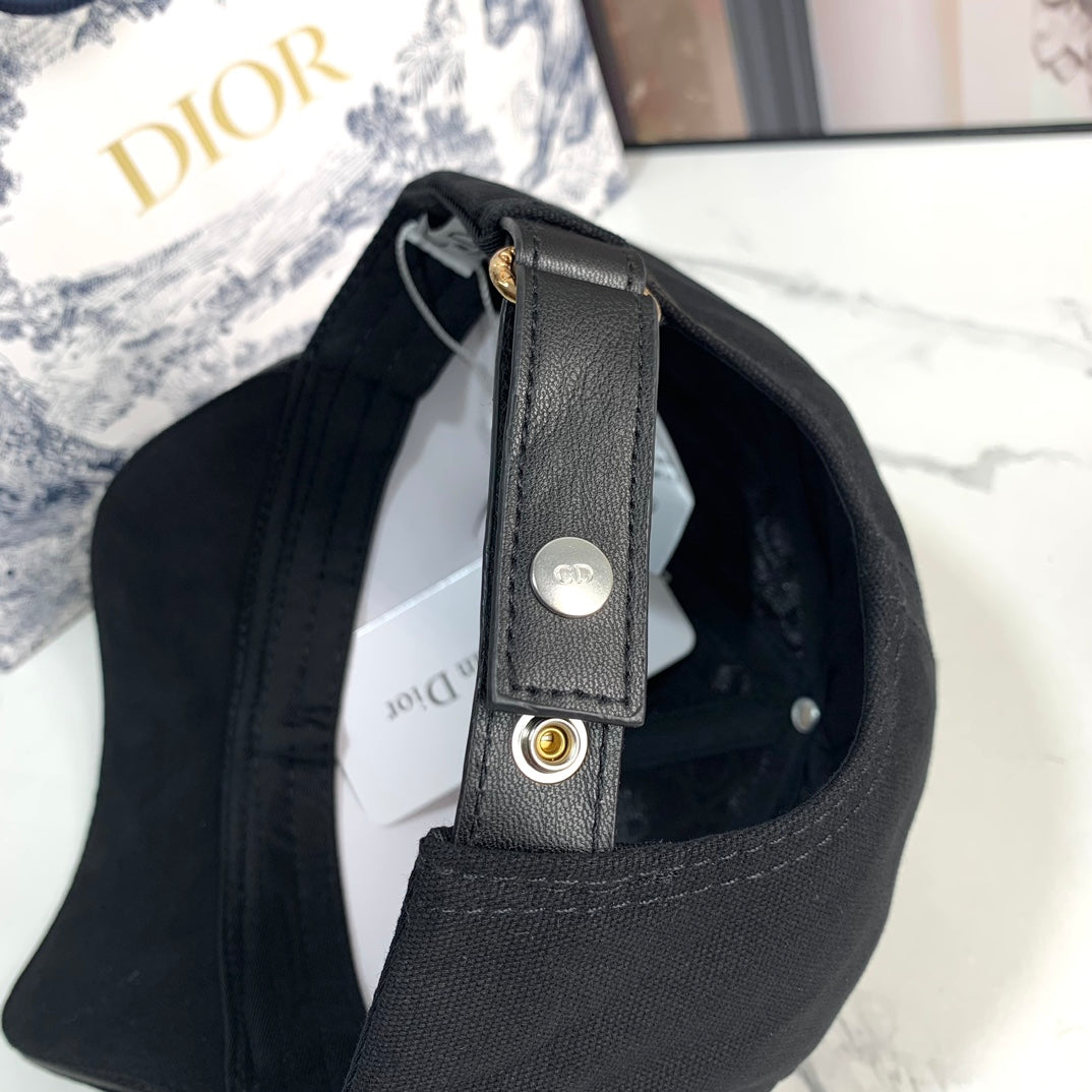 14D124M   Fashion hats