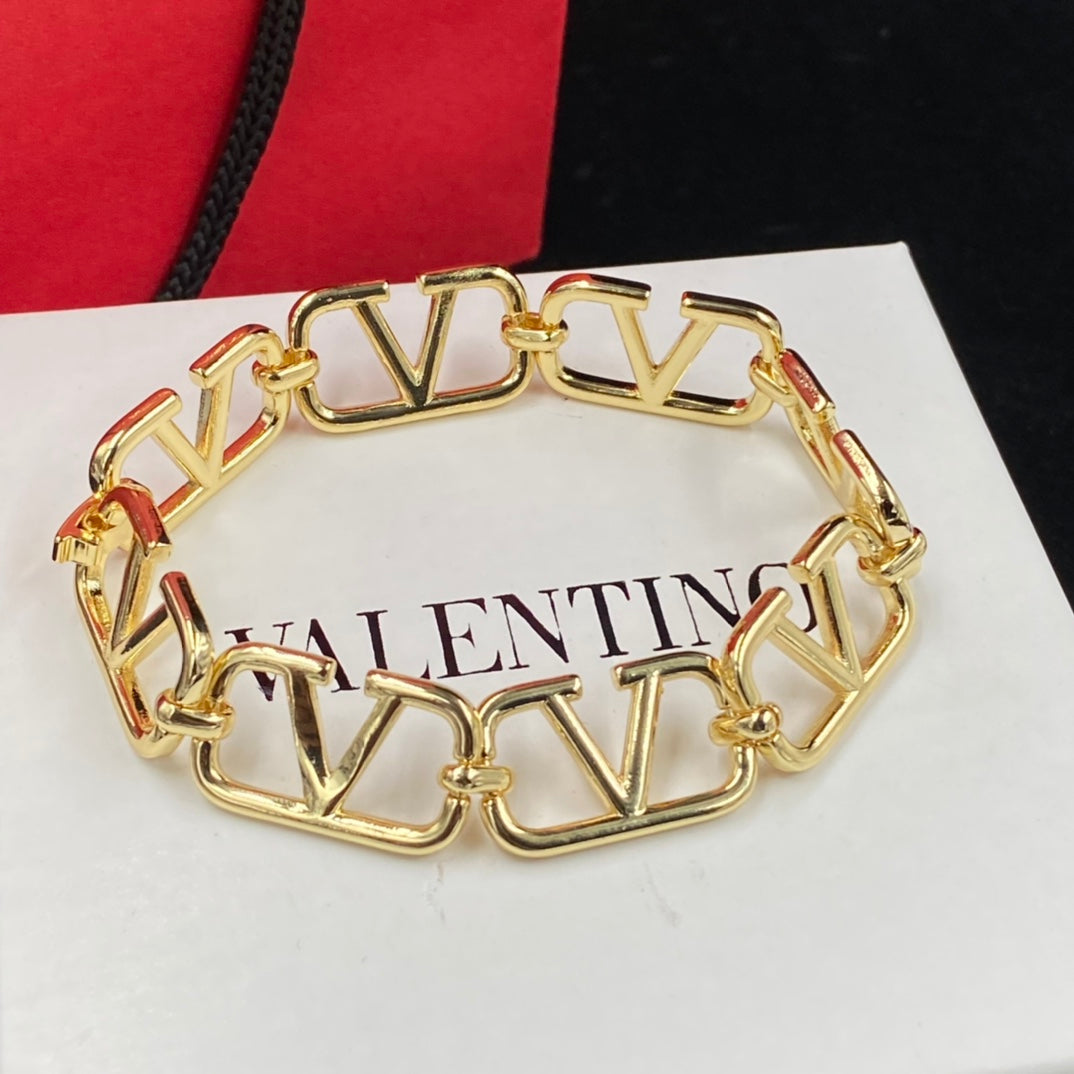 1YVL112X  Fashion high -quality Earrings Bracelets Necklaces