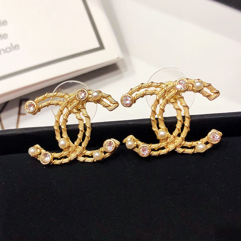 14C89E  Fashionable and high quality earrings