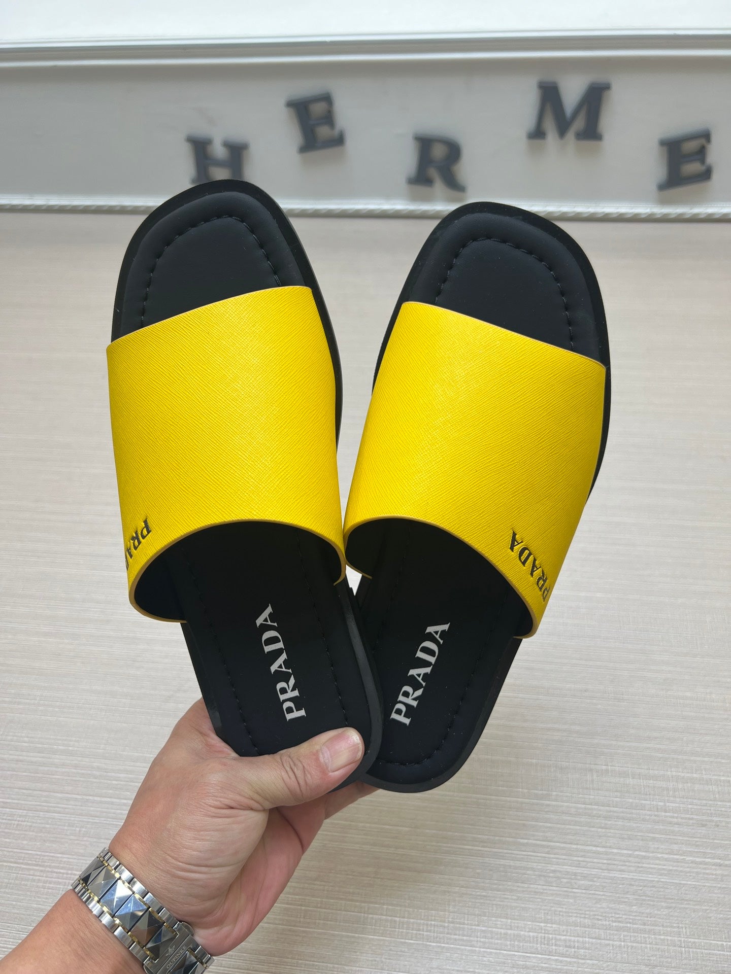 54PD75Z   fashion  slippers