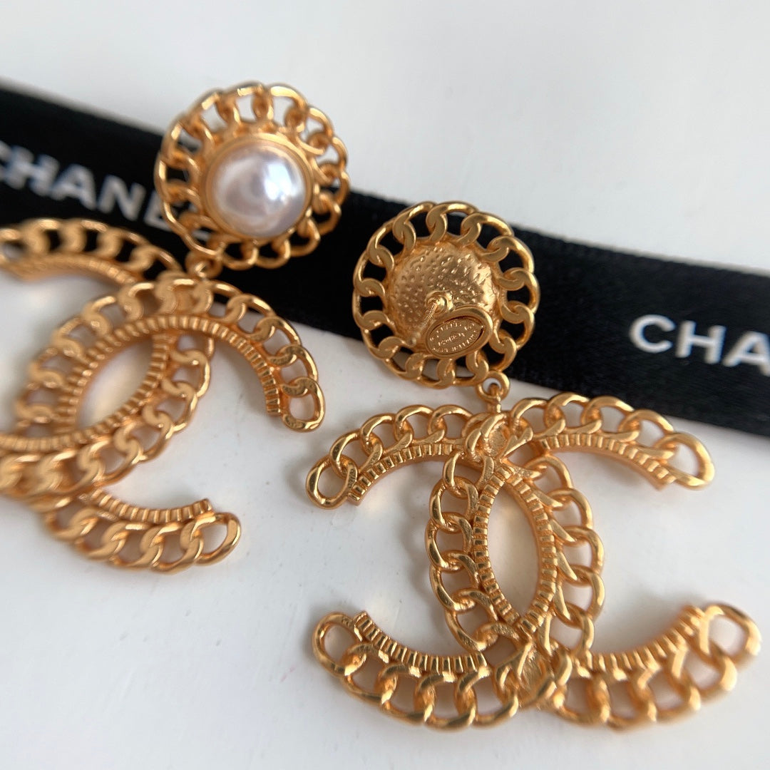 14C99E  Fashionable and high quality earrings