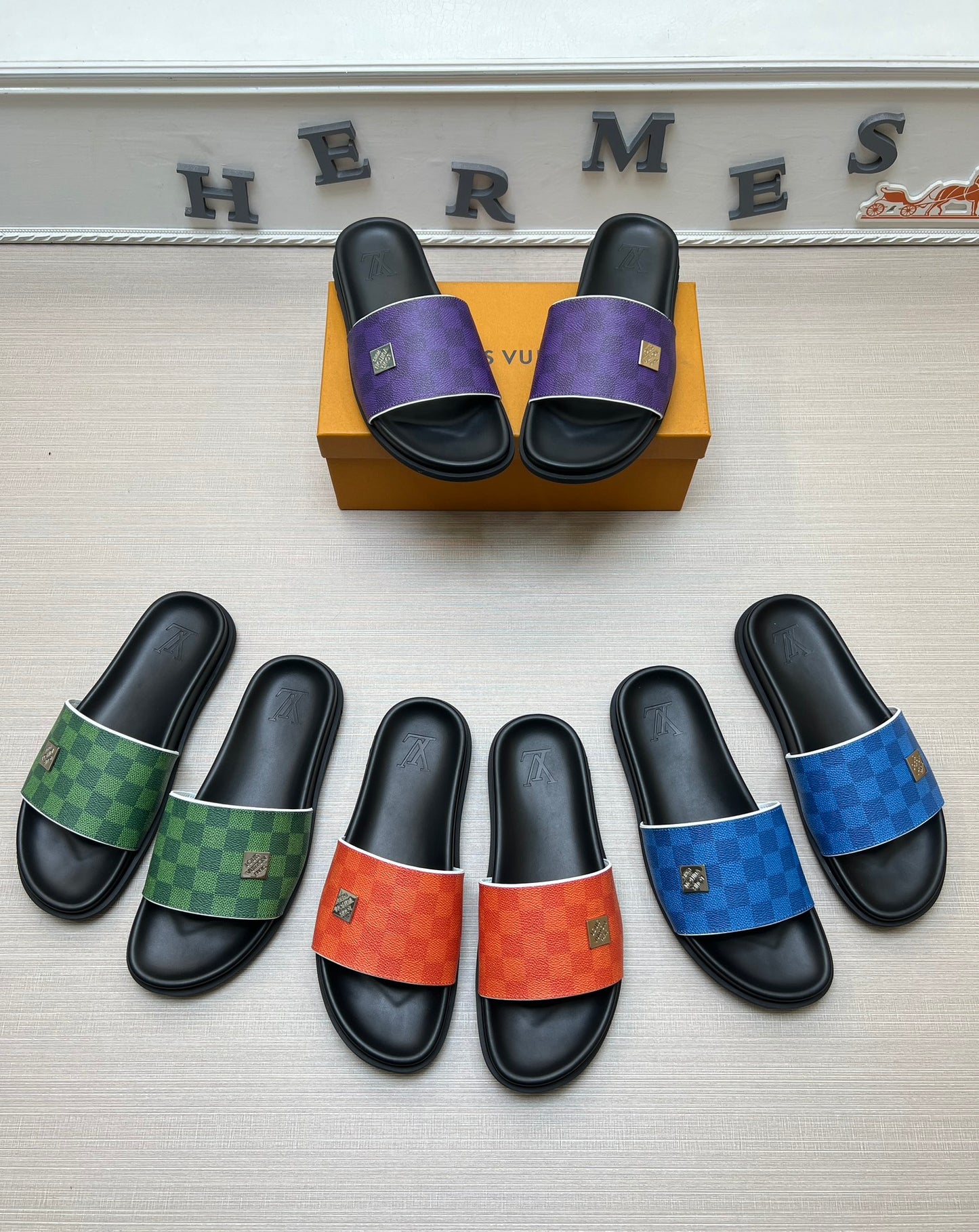 54E69Z    fashion slippers