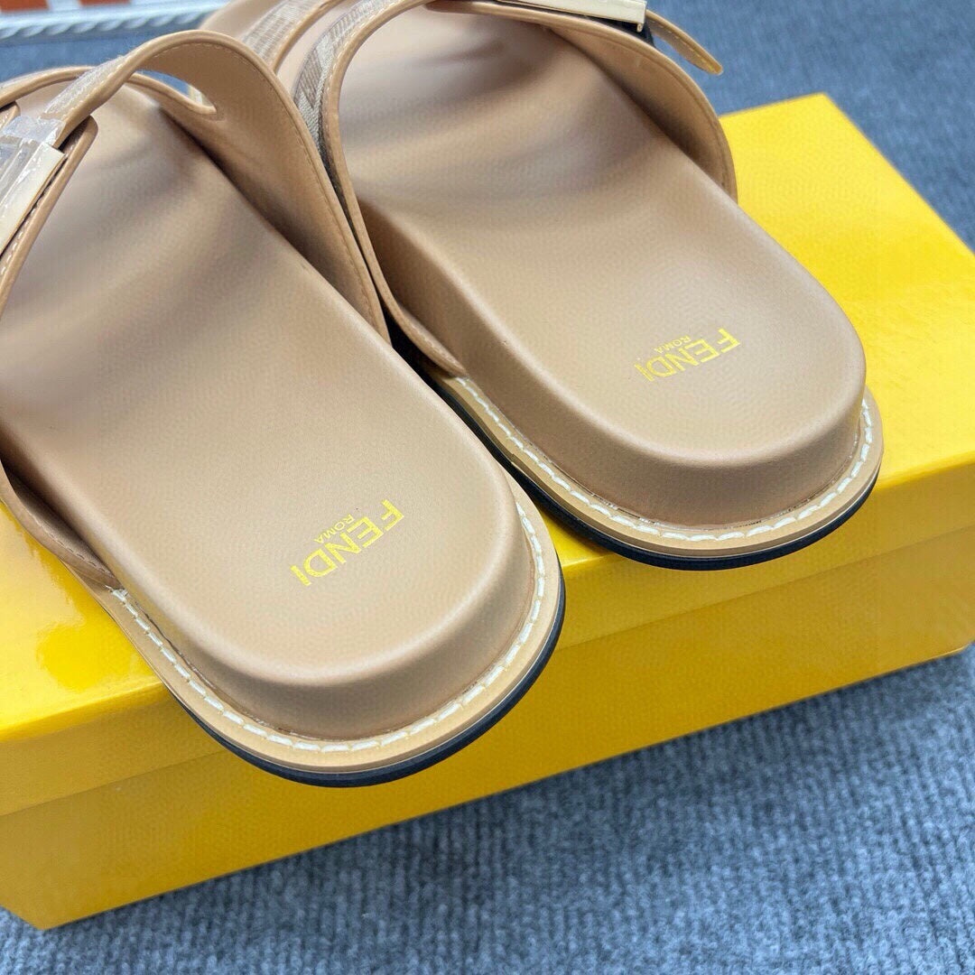 54F38Z  fashion  slippers