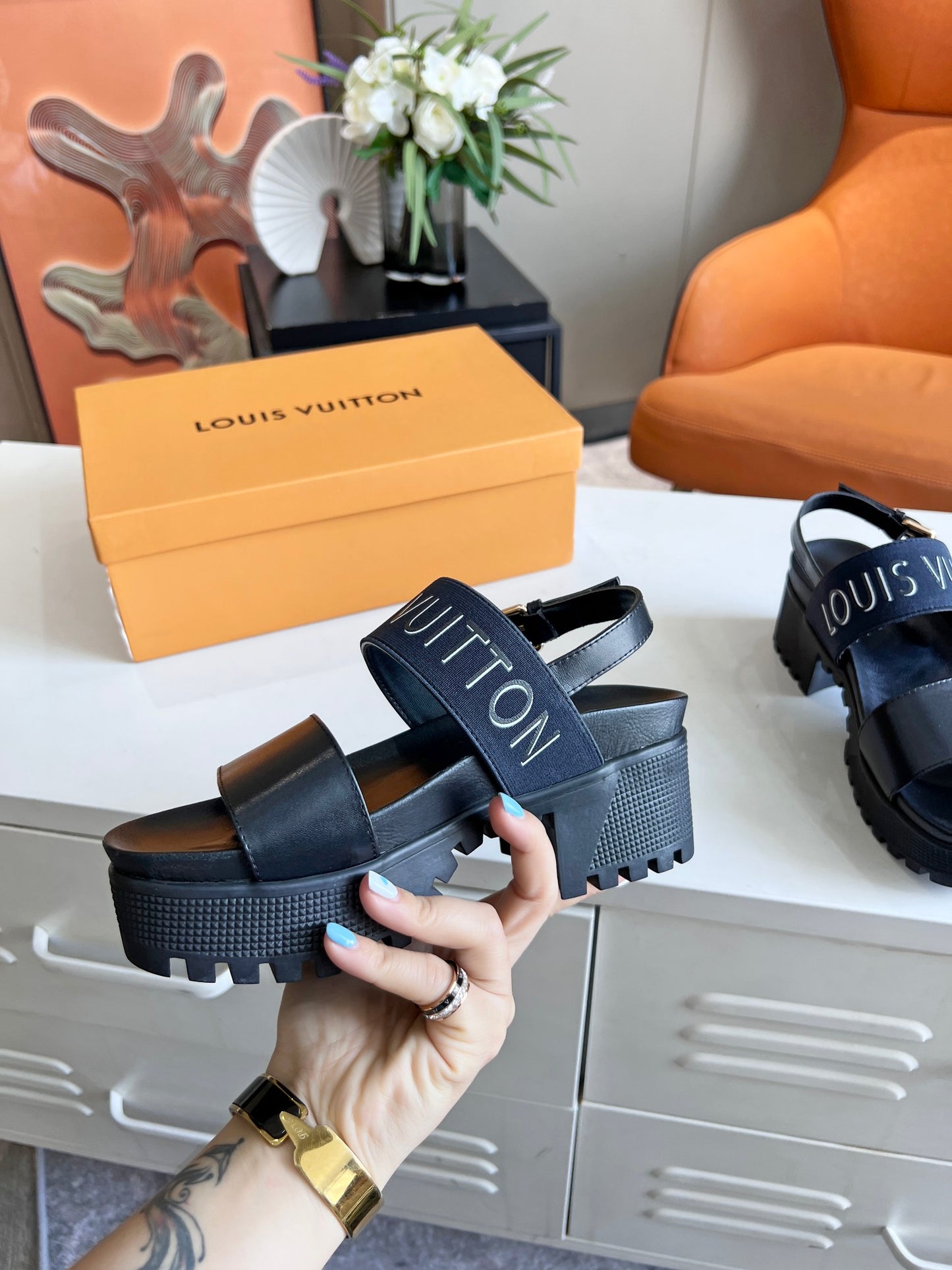 1:1 High quality leather sandals 2YE6Z