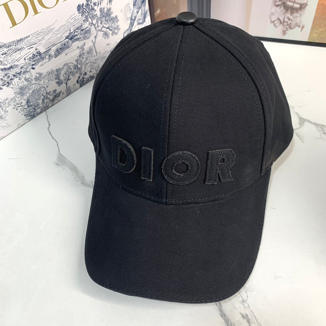 14D124M   Fashion hats