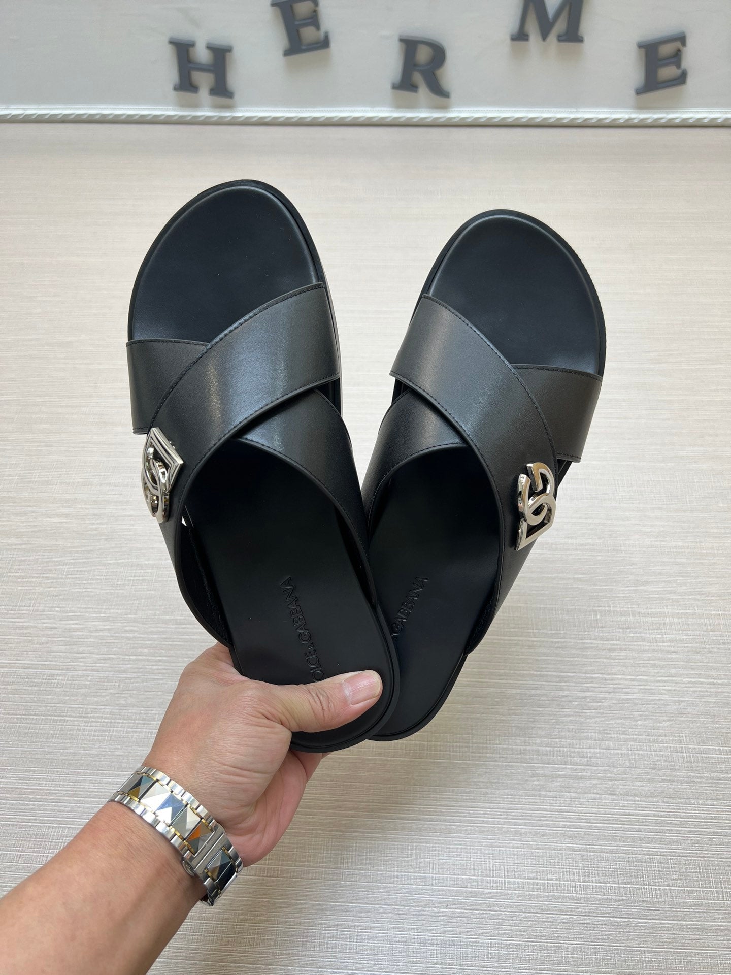 54A93Z   fashion slippers