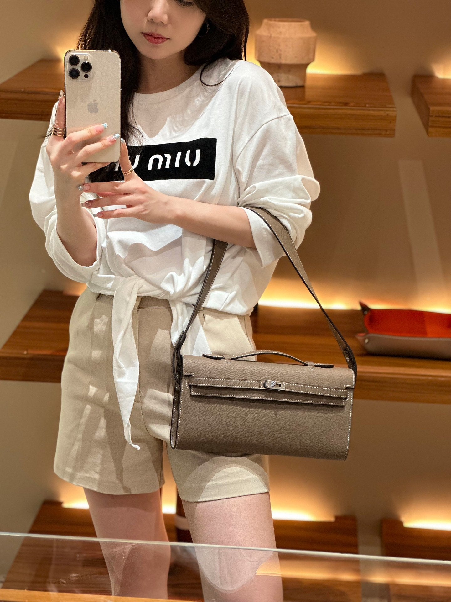 1XH68B (Fashionable leather bag )