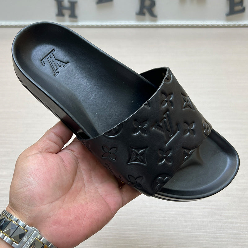 54E84Z   High quality leather slippers